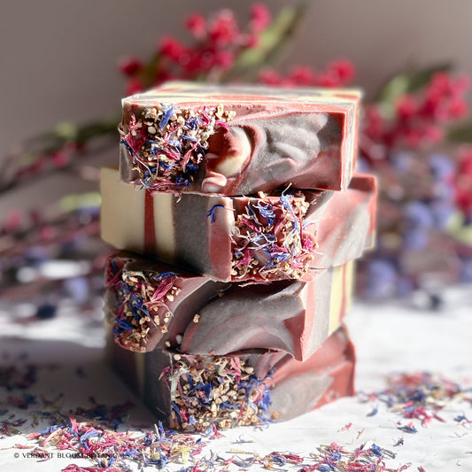 Citrus and patchouli plant-based soap bar, gentle and moisturizing for all skin types