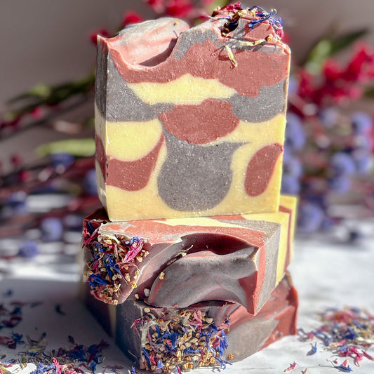 Citrus and patchouli plant-based soap bar, gentle and moisturizing for all skin types