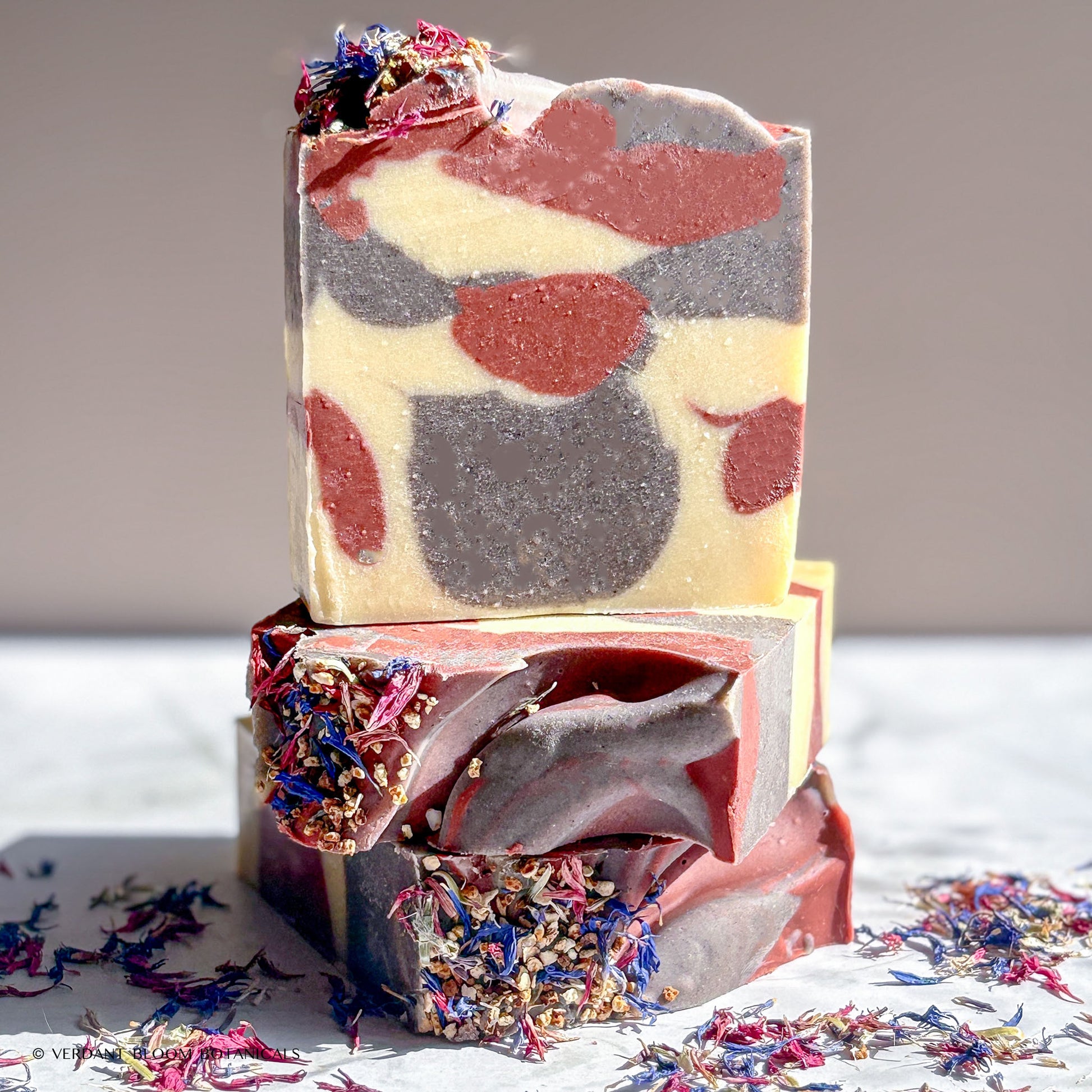 Citrus and patchouli plant-based soap bar, gentle and moisturizing for all skin types